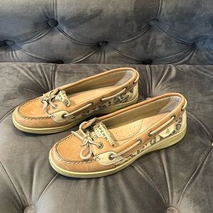 Sperry Sider shoes! Size: woman’s 6